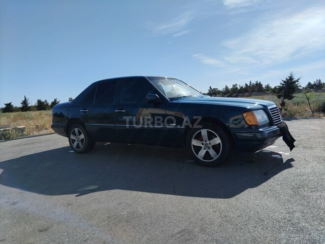 Mercedes E 220 1995, 403,888 km - 2.2 л - Bakı