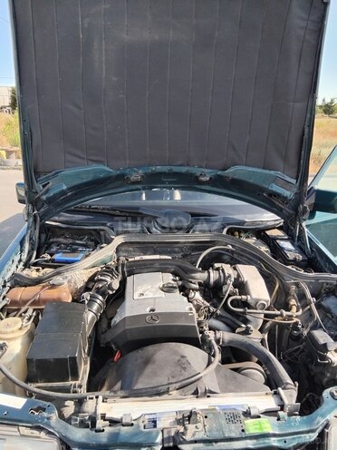 Mercedes E 220 1995, 403,888 km - 2.2 л - Bakı