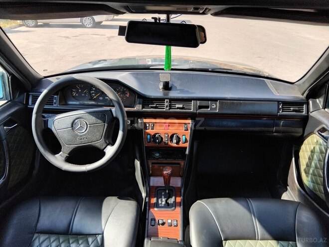 Mercedes E 220 1995, 403,888 km - 2.2 л - Bakı
