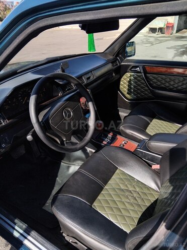 Mercedes E 220 1995, 403,888 km - 2.2 л - Bakı