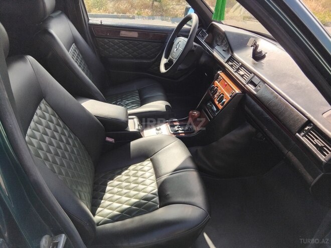 Mercedes E 220 1995, 403,888 km - 2.2 л - Bakı