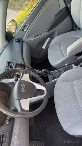 Hyundai Accent 2015, 281,635 km - 1.6 л - Bakı