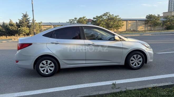 Hyundai Accent 2015, 281,635 km - 1.6 л - Bakı