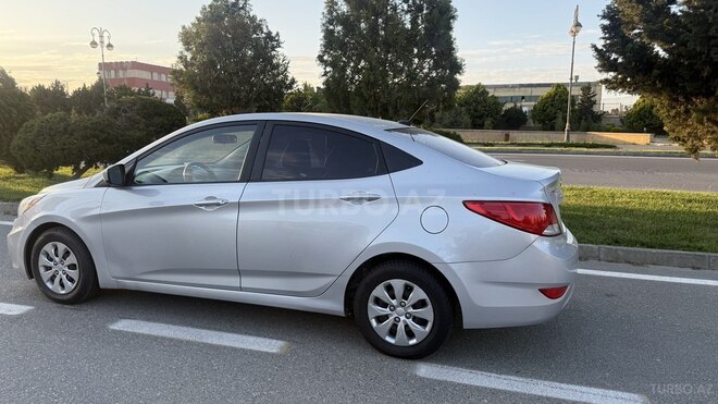 Hyundai Accent 2015, 281,635 km - 1.6 л - Bakı
