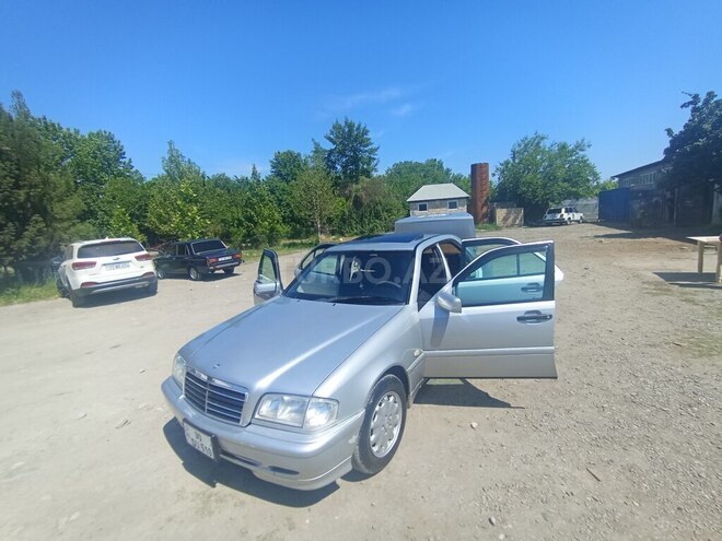 Mercedes C 200 1998, 350,000 km - 2.0 л - Ucar