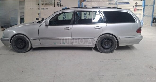 Mercedes E 270 2001, 675,000 km - 2.7 l - Bakı