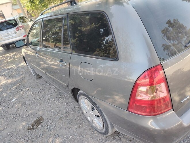 Toyota Corolla 2005, 282,000 km - 1.4 l - Bakı
