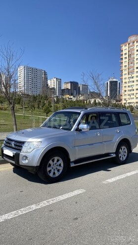 Mitsubishi Pajero 2011, 220,000 km - 3.5 l - Bakı