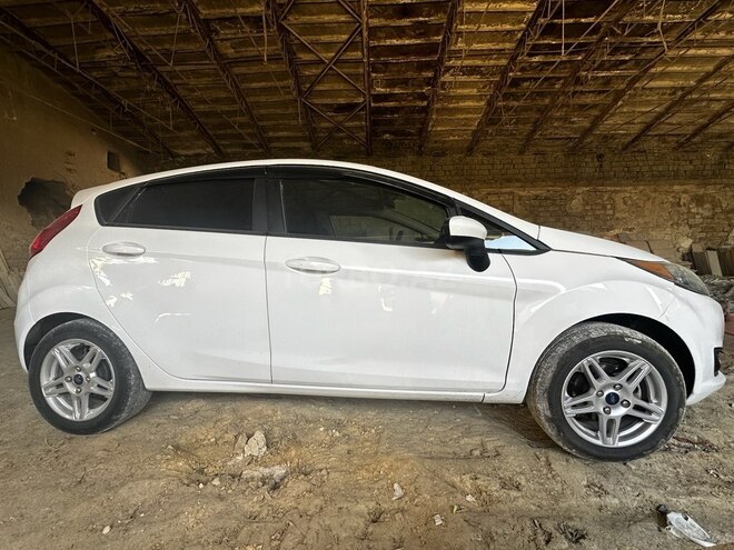 Ford Fiesta 2019, 145,000 km - 1.6 l - Bakı