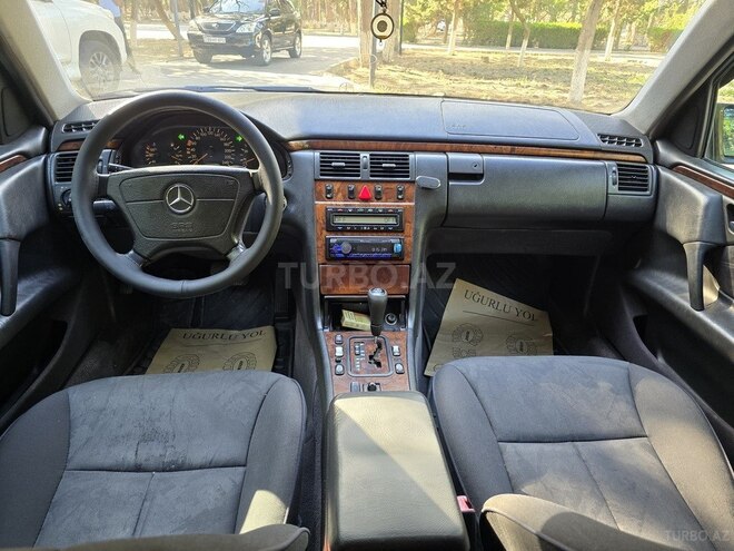 Mercedes E 240 1999, 325,000 km - 2.4 l - Xırdalan