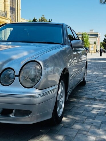 Mercedes E 220 d 2001, 268,000 km - 2.2 l - Sumqayıt