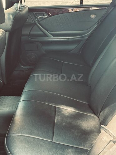 Mercedes E 220 d 2001, 268,000 km - 2.2 l - Sumqayıt
