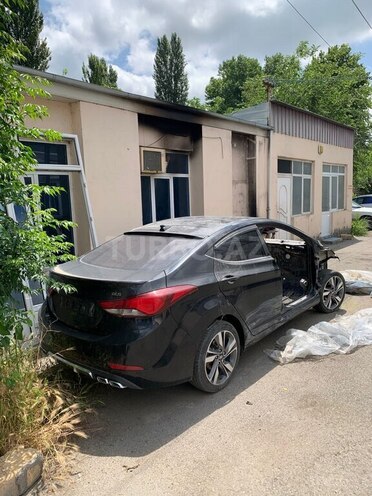 Hyundai Elantra 2015, 80,000 km - 1.8 л - Ağdaş