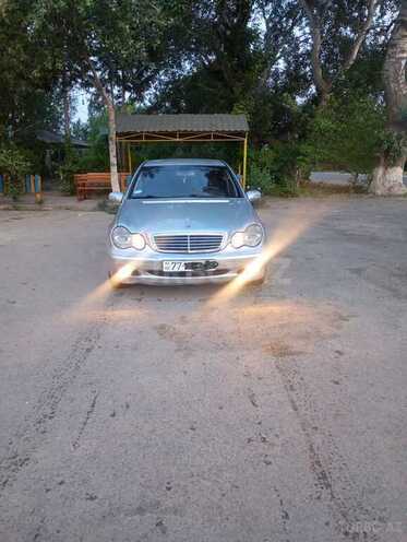 Mercedes C 180 2001, 280,600 km - 1.8 л - Salyan