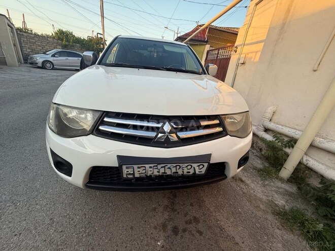 Mitsubishi L200 2014, 350,000 km - 2.5 л - Bakı