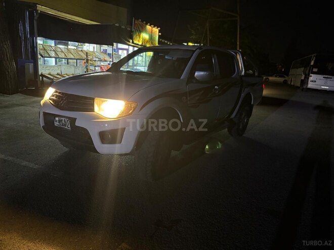 Mitsubishi L200 2014, 350,000 km - 2.5 л - Bakı