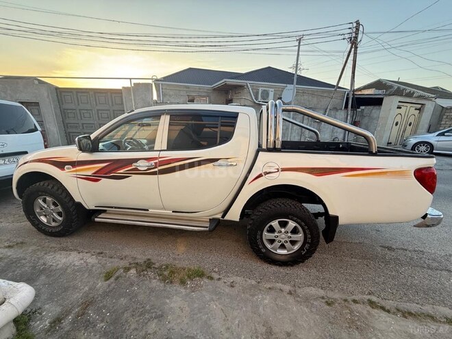 Mitsubishi L200 2014, 350,000 km - 2.5 л - Bakı