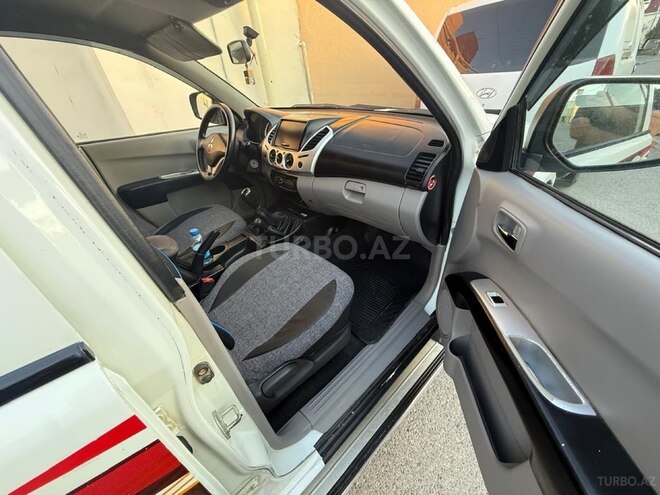 Mitsubishi L200 2014, 350,000 km - 2.5 л - Bakı