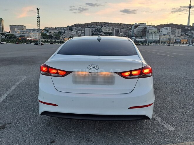Hyundai Avante 2016, 179,400 km - 1.6 l - Bakı