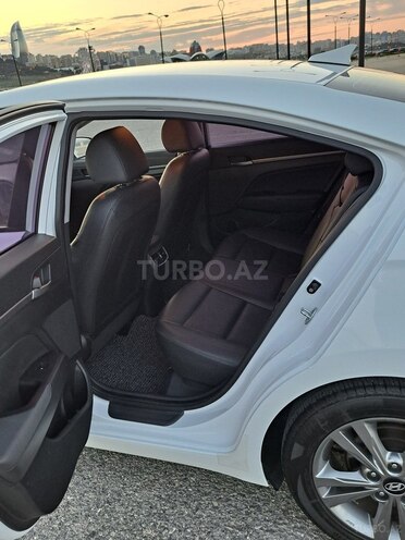 Hyundai Avante 2016, 179,400 km - 1.6 l - Bakı