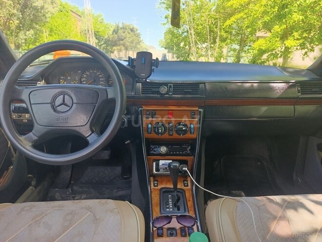 Mercedes E 220 1993, 450,000 km - 2.2 л - Bakı