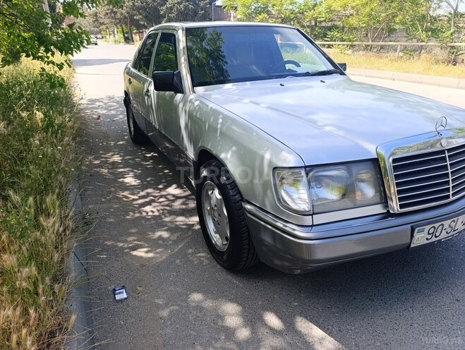 Mercedes E 220 1993, 450,000 km - 2.2 л - Bakı