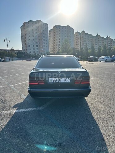 Mercedes E 270 2000, 500,000 km - 2.7 l - Bakı