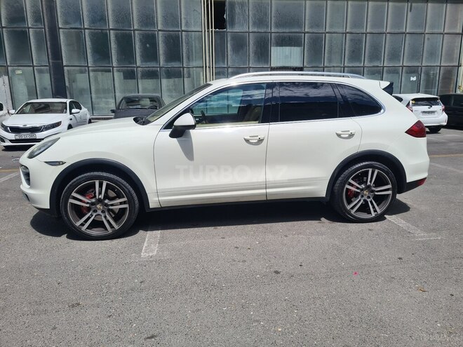 Porsche Cayenne Turbo 2010, 130,000 km - 4.8 л - Bakı