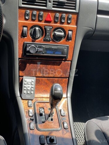 Mercedes E 220 d 2000, 298,588 km - 2.2 l - Bakı