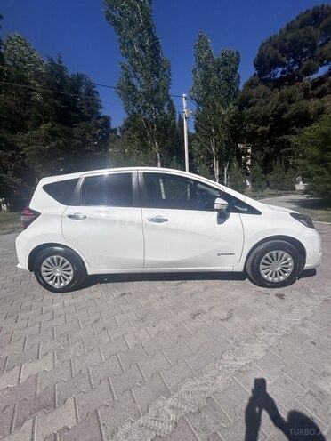 Nissan Note-5