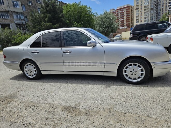 Mercedes E 240 1999, 255,500 km - 2.4 l - Bakı