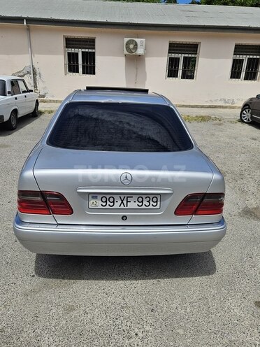 Mercedes E 240 1999, 255,500 km - 2.4 l - Bakı