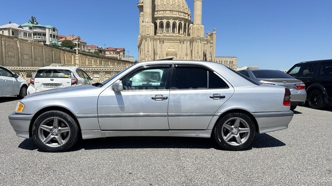 Mercedes C 230 2000, 450,000 km - 2.3 л - Bakı