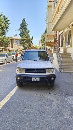 Mitsubishi Pajero io 1999, 320,800 km - 1.8 л - Bakı