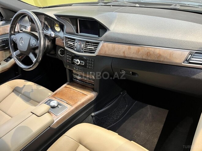Mercedes E 350 4MATIC 2011, 288,000 km - 3.5 л - Bakı
