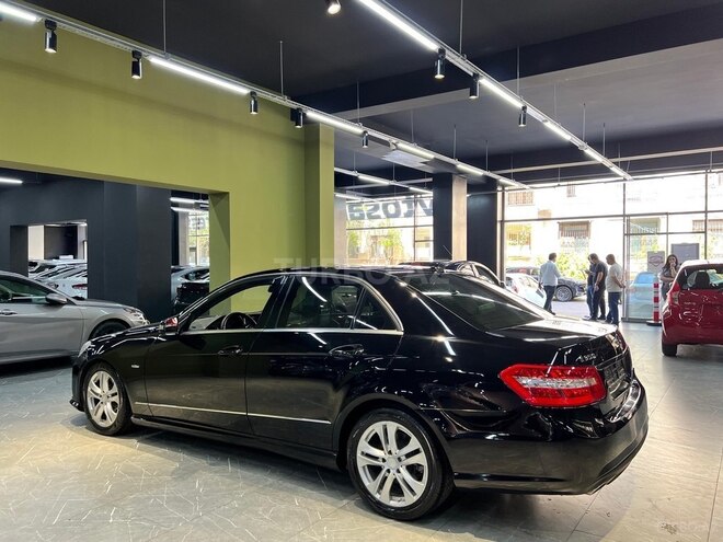 Mercedes E 350 4MATIC 2011, 288,000 km - 3.5 л - Bakı