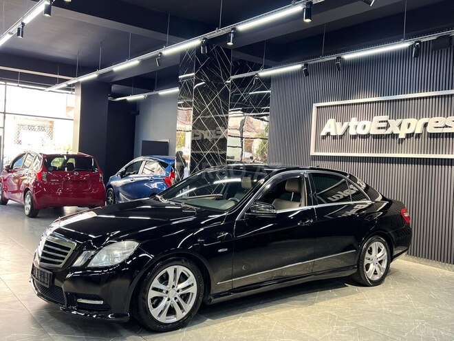 Mercedes E 350 4MATIC 2011, 288,000 km - 3.5 л - Bakı
