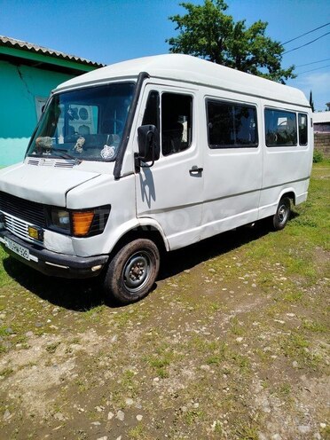Mercedes 208 D 1993, 222,000 km - 2.3 l - Astara