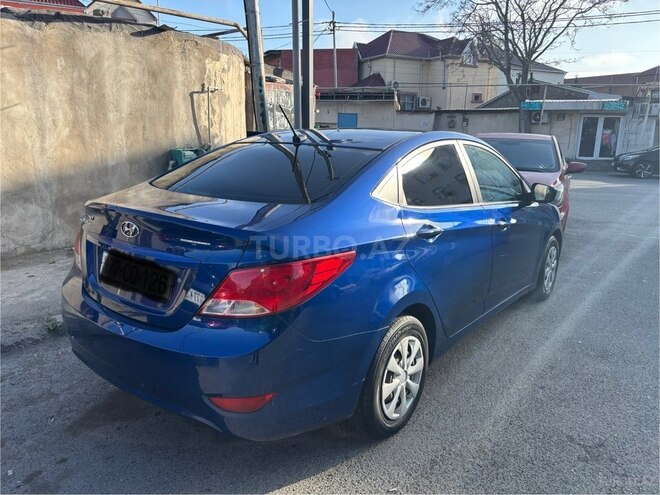 Hyundai Accent-3