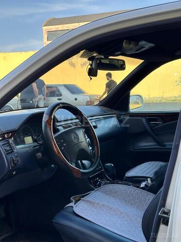 Mercedes E 270 2000, 550,000 km - 2.7 l - Bakı