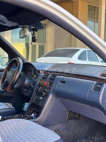 Mercedes E 270 2000, 550,000 km - 2.7 l - Bakı