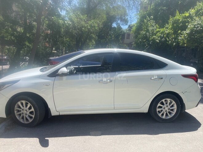 Hyundai Accent 2018, 150,000 km - 1.8 l - Bakı