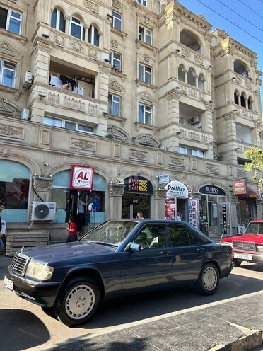 Mercedes 190 1992, 300,000 km - 2.0 l - Bakı