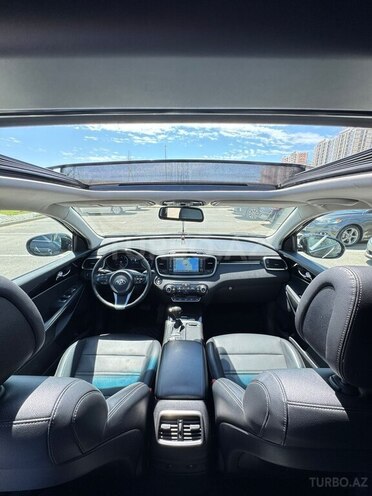 Kia Sorento-8