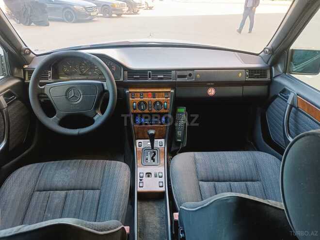 Mercedes E 220 1993, 355,000 km - 2.2 l - Bakı