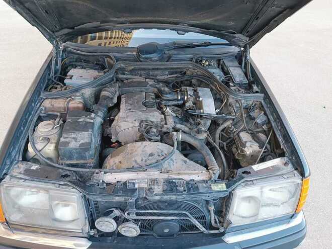 Mercedes E 220 1993, 355,000 km - 2.2 l - Bakı