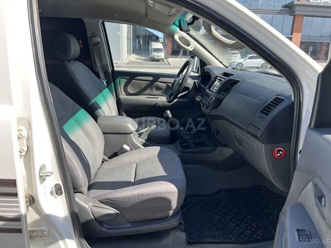 Toyota Hilux 2012, 224,270 km - 2.5 l - Bakı