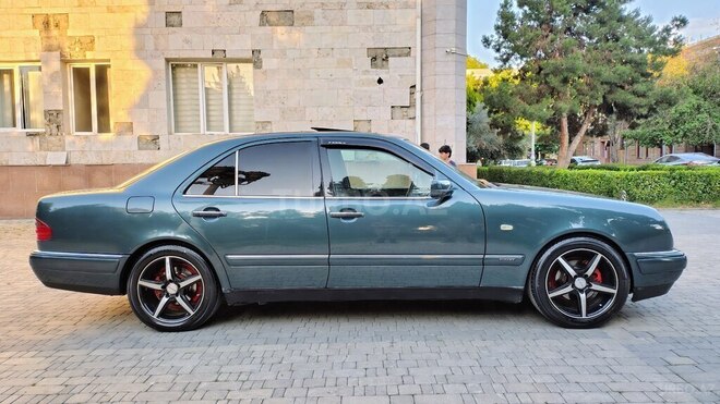 Mercedes E 240 1999, 345,000 km - 2.4 l - Gəncə