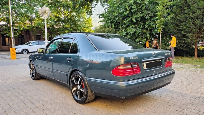 Mercedes E 240 1999, 345,000 km - 2.4 l - Gəncə
