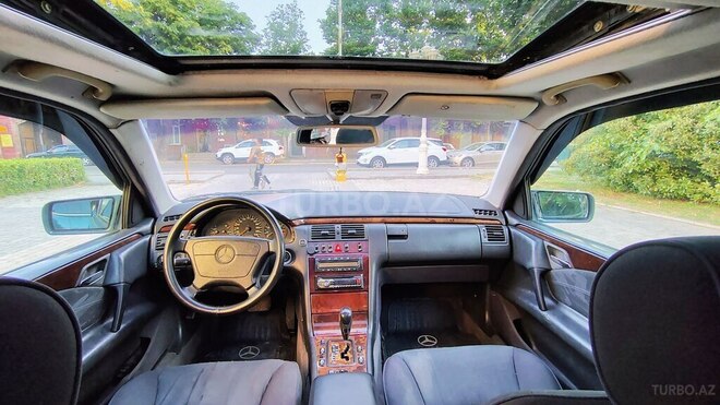 Mercedes E 240 1999, 345,000 km - 2.4 l - Gəncə